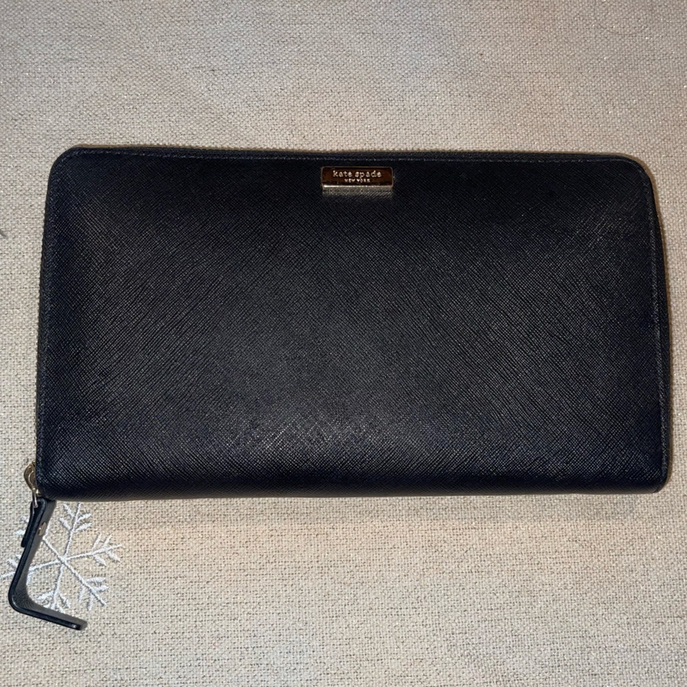 Kate Spade Laurel Way Extra Large Travel Wallet Black